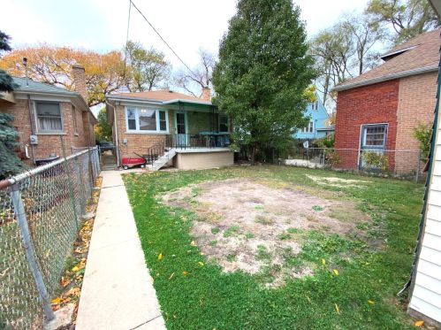 2207 Moody Ave, Chicago IL 60638-2624 exterior