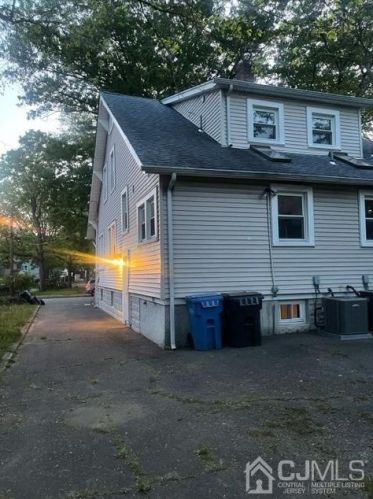 28 Jonesdale Ave, Metuchen NJ  08840-2009 exterior