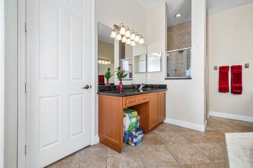 386 Dalton Cir, Fort Pierce FL 34953-5850 exterior