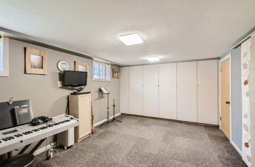 2230 12 Ave, Broadview IL 60153-1404 exterior