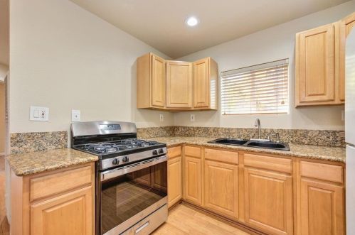 914 Mormon St, Folsom CA 95630-2611 exterior