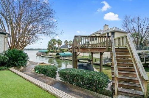 135 April Breeze St, Montgomery TX 77356-5882 exterior