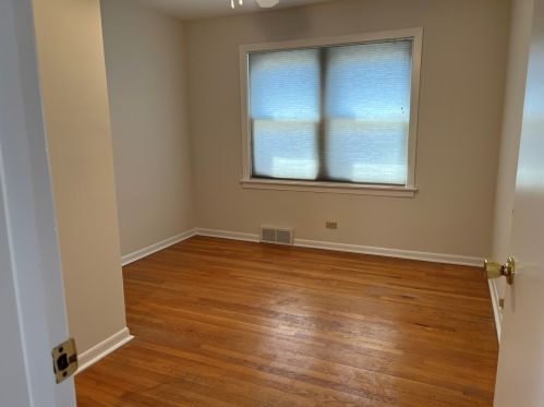 5155 Central Ave, Chicago IL 60804-4352 exterior