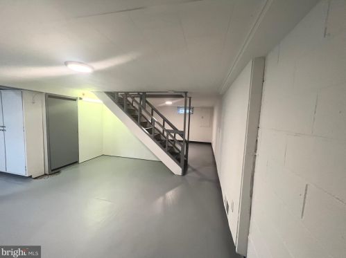 1871 Arena Dr, Trenton NJ 08610-2605 exterior