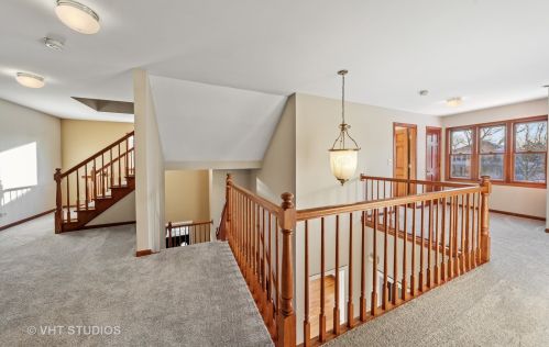 323 Kenmore Ave, Elmhurst IL 60126-3517 exterior