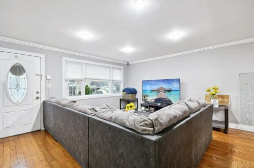 19 Richmond Rd, Edison NJ  08817-4037 exterior