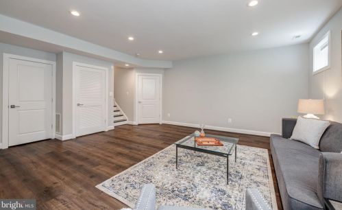 300 Mount Vernon Ave, Alexandria VA  22301-2232 exterior