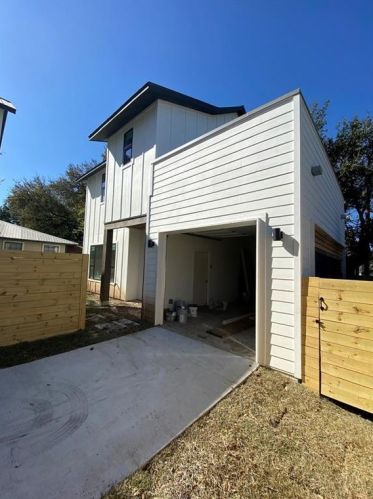 2302 Euclid Ave, Austin TX 78704-5516 exterior