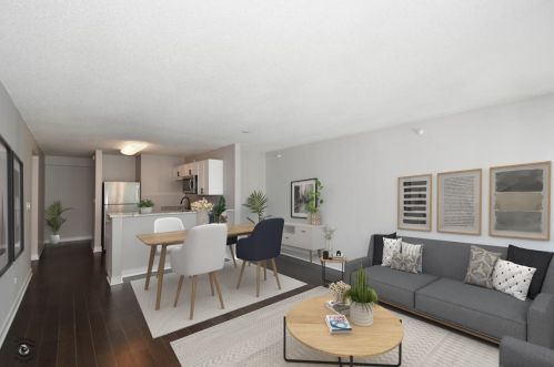 2 Erie St, Chicago IL  60611-2724 exterior