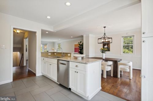 6340 Golf Crse Sq, Alexandria VA 22307-1225 exterior