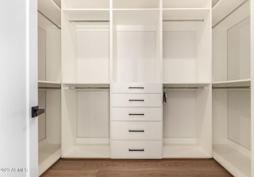 3118 42nd St, Phoenix AZ  85018-6418 exterior