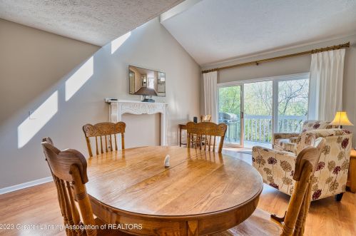 2444 Burcham Dr, East Lansing MI 48823-7246 exterior