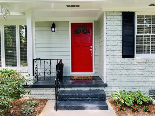 3978 Chamblee Dunwoody Rd, Atlanta GA  30341-1750 exterior