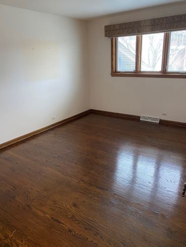 6800 Minnetonka Ave, Chicago IL 60646-1518 exterior