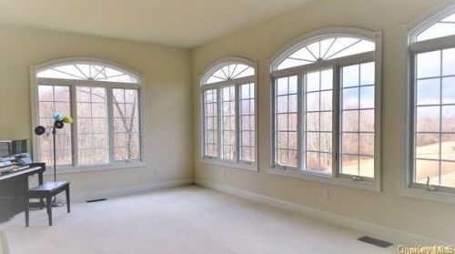 12 Susie Blvd, Poughkeepsie NY  12603-1721 exterior