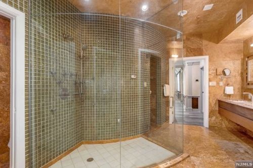 3 Pne Ter, Demarest NJ 07627-1214 exterior