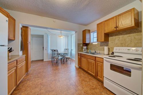 6905 Hudson Ave, Port Richey FL  34667-1182 exterior