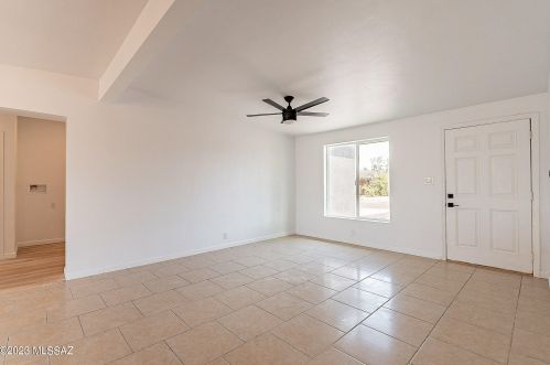 6520 Calle Herculo, Tucson AZ  85710-5620 exterior