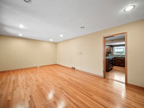 7619 Argyle St, Chicago IL 60640-3307 exterior