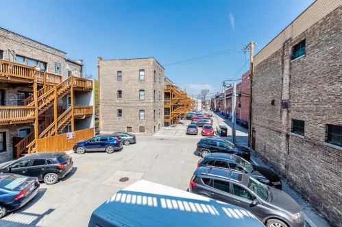 1338 Irving Park Rd, Chicago IL  60613-1907 exterior