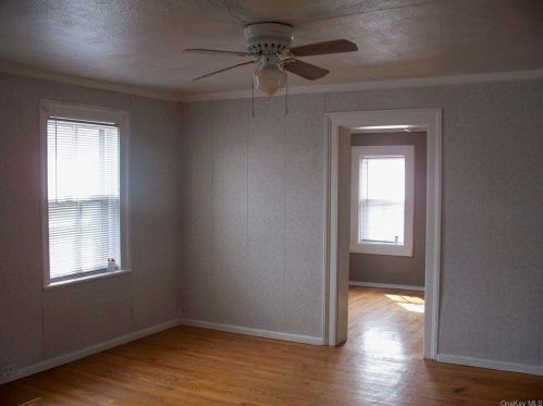 8 Roberts St, Middletown NY 10940-5008 exterior