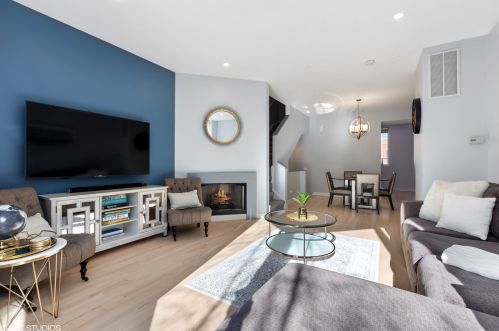 1240 Cottage Pl, Chicago IL  60607-2854 exterior