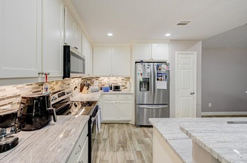 16282 Long Vly Ct, Conroe TX 77302-5489 exterior