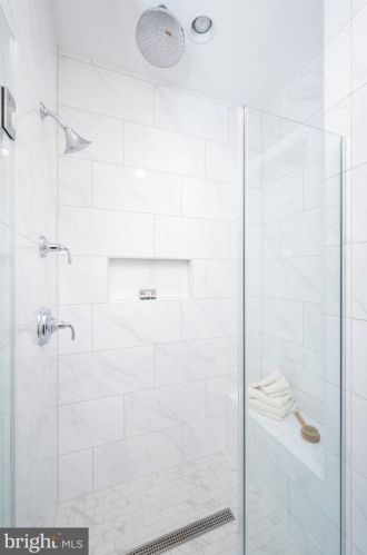 10314 Grosvenor Pl, Rockville MD 20852 exterior