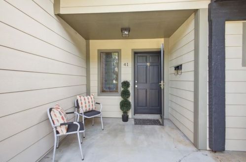 41 Forrest Pl, Atlanta, GA 30328-4866