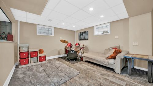 9114 Sawyer Ave, Chicago IL 60805-1640 exterior