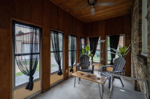 214 80th St, Milwaukee WI  53214-1419 exterior