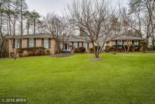 11474 Bronzedale Dr, Vienna VA  22124-2124 exterior