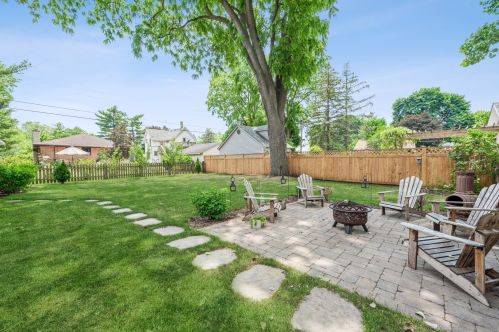 107 Maple St, Bull Valley, IL 60014-5918