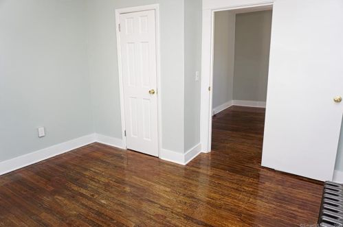 39 Prospect St, Torrington CT 06790-6329 exterior