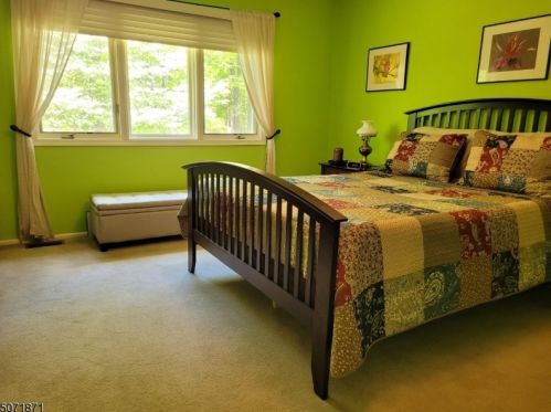 15 Lapis Cir, Town Center NJ 07052-2160 exterior