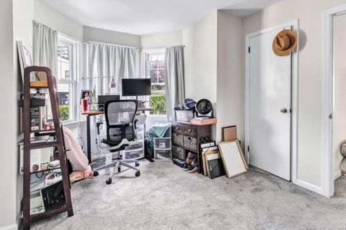 291 Rowayton Ave, Norwalk CT 06853-1628 exterior