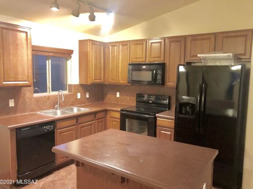 8341 Egyptian Dr, Tucson AZ  85747-5996 exterior