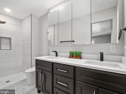 11839 Enid Dr, Rockville MD 20854-3454 exterior