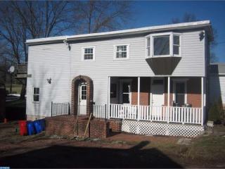 243 Henry St, Pottstown, PA 19464-4847