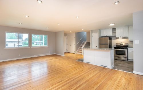 8084 Grandview Dr, Milwaukee WI  53223-3429 exterior