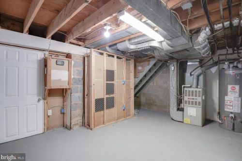 11902 Valleywood Dr, Silver Spring MD 20902-2235 exterior