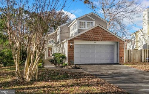 7513 Cross Gate Ln, Alexandria VA 22315-4619 exterior