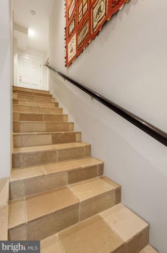 11013 Cripplegate Rd, Rockville MD 20854-1630 exterior