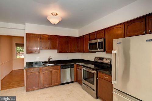 1149 Colonial Rd, Mc Lean VA  22101-2915 exterior