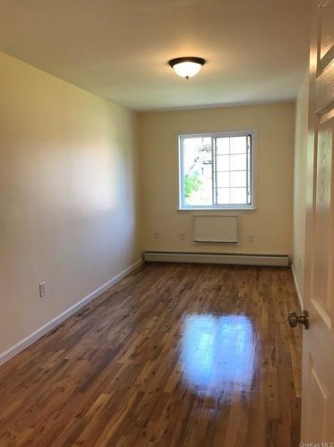 2025 Daly Ave, Bronx NY 10460-2834 exterior