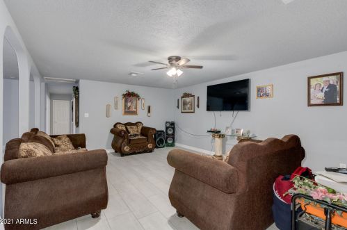 4419 Earll Dr, Phoenix AZ  85031-3821 exterior