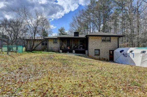 4596 Lenora Church Rd, Lithonia GA 30039-5626 exterior