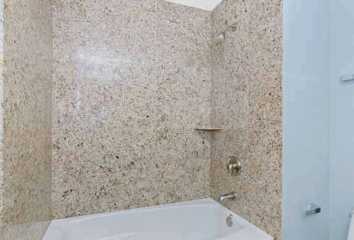 2246 Lakewood Ave, Chicago IL 60614-3629 exterior