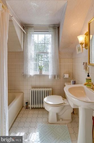 823 Helen Ave, Lancaster PA 17601-4508 exterior