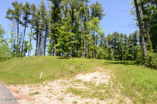 2 Stoneledge Rd, Lenox, MA 01240-2660